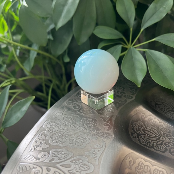 (One) Opalite Sphere - Picture 1 of 6